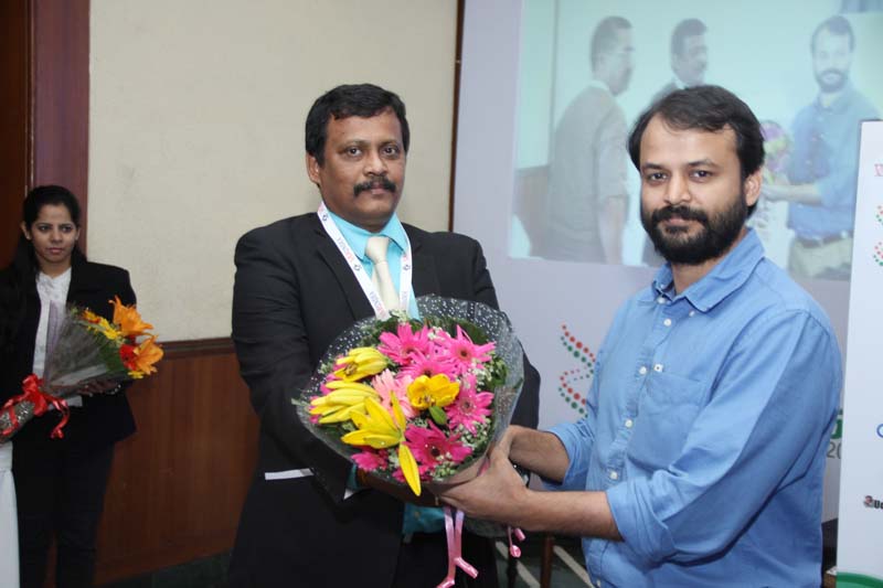 Mr. Deepak K Sahu, Chief Editor - VARINDIA welcoming Mr. Ashish Khetan, Vice Chairman-Delhi Dialogue Commission